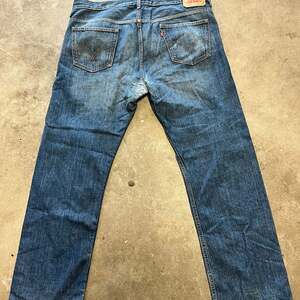 Levi's 569 Loose Straight Fit Men's Medium Wash Blue Denim Jeans 36x32